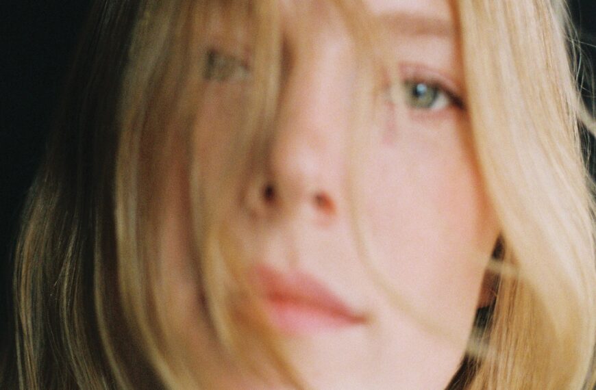 Georgia Harmer – Eye Of The Storm